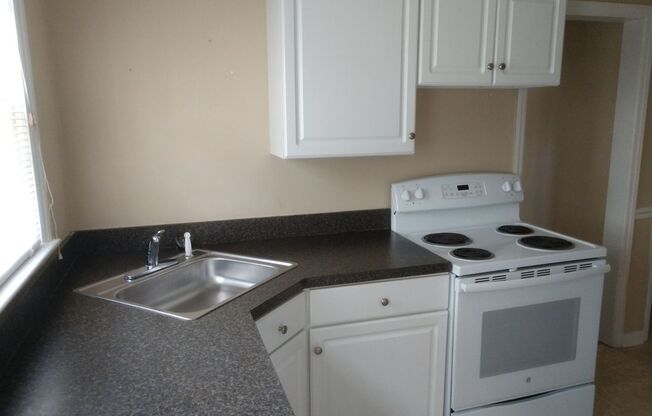 1 bed, 1 bath, $775, Unit Unit B