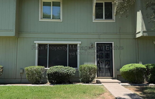 4709 N 26 LN