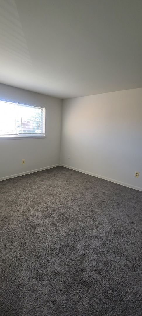 2 beds, 1 bath, 798 sqft, $1,315, Unit 4612-D