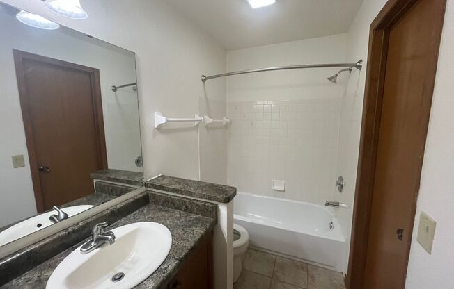 2 beds, 1 bath, $1,615