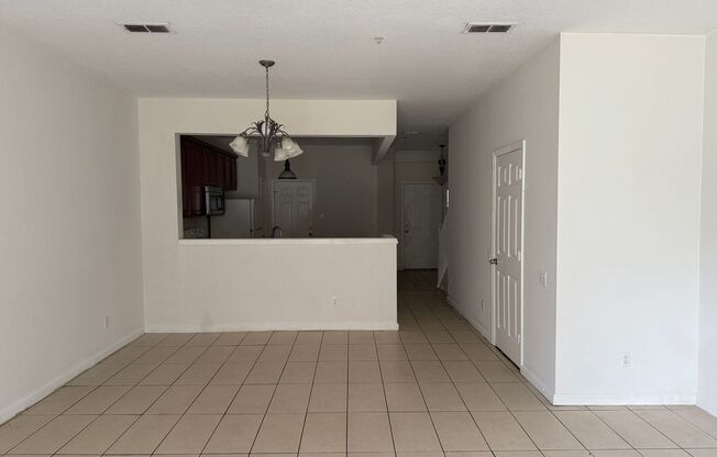 3 Beds 2.5 Baths Townhouse For Rent in Metrowest