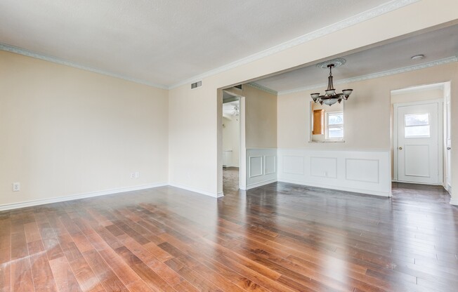 5833 Sandhurst Lane