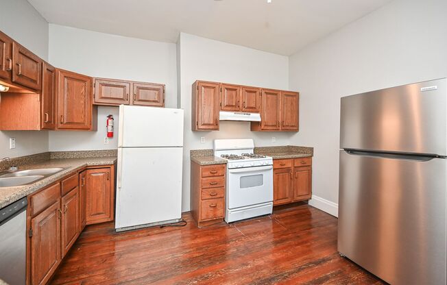 4 beds, 2 baths, $3,095, Unit 411