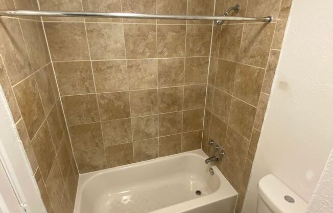 2 beds, 2 baths, 878 sqft, $1,430, Unit 2009
