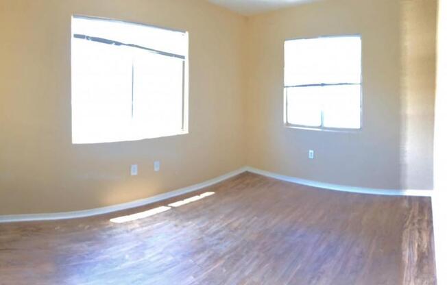 3 beds, 2 baths, 1,140 sqft, $1,350