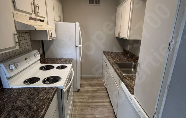 1 bed, 1 bath, 558 sqft, $695, Unit 525 S Duncan #5