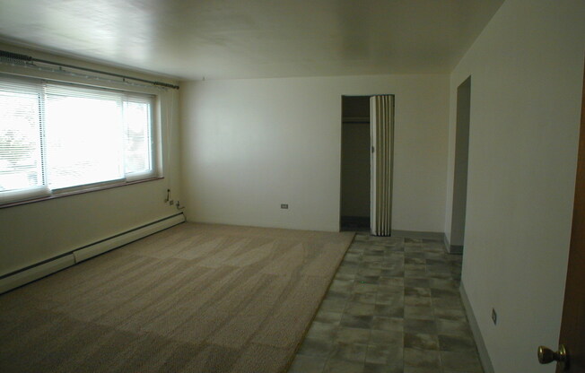 2 beds, 1 bath, 794 sqft, $900, Unit Apt 2A