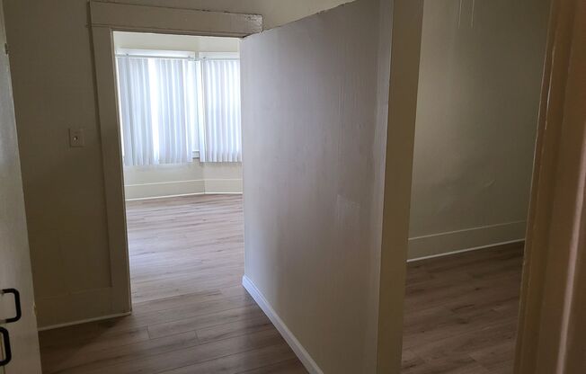 Studio, 1 bath, 325 sqft, $1,600, Unit 06