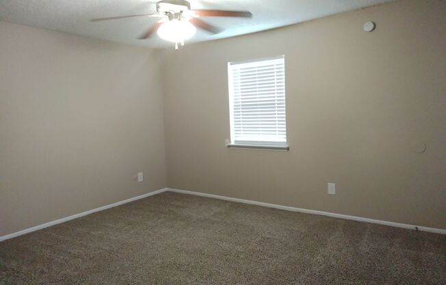 2 beds, 2.5 baths, 1,376 sqft, $1,525, Unit 18