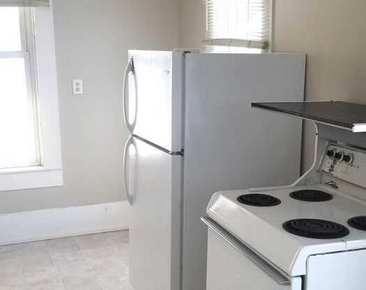 1 bed, 1 bath, $750, Unit Unit B