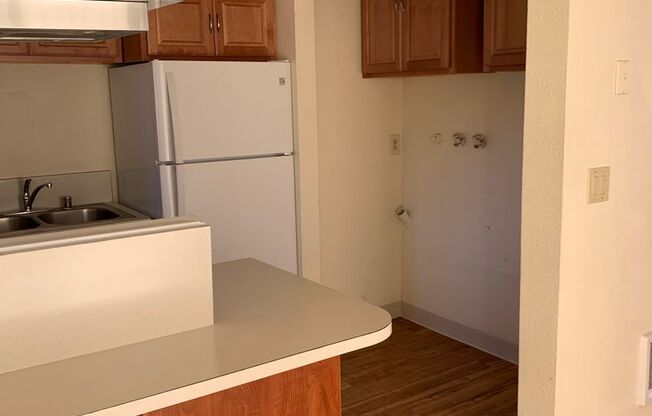 2 beds, 1 bath, 800 sqft, $1,550, Unit C