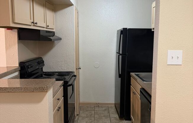 2 beds, 2 baths, 844 sqft, $1,155, Unit 211