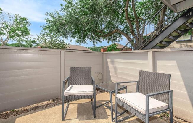 2 beds, 2 baths, 943 sqft, $1,424