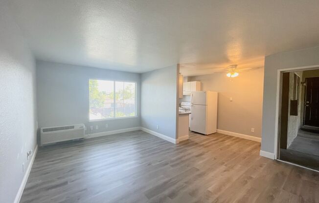 1 bed, 1 bath, 560 sqft, $1,394, Unit WR-27