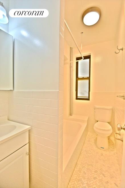 3 beds, 1 bath, $3,800, Unit 5