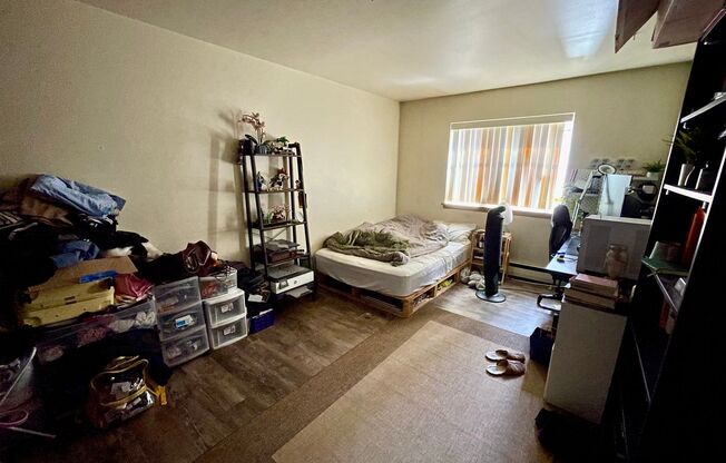 1 bed, 1 bath, $950, Unit 106