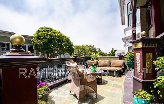 220 DOWNEY ST