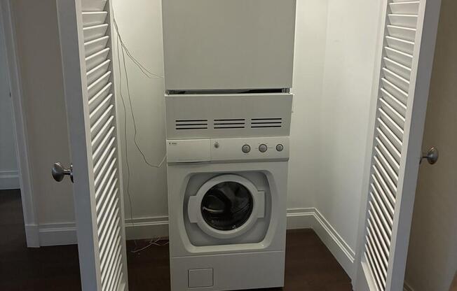 1 bed, 1 bath, 919 sqft, $7,500, Unit A1705