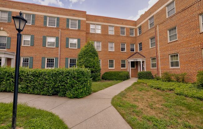 Comfort, Convenience & Charm in a Hidden Gem Neighborhood