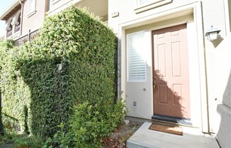 Beautiful and Modern Communications Hill 3 bedroom 2.5 bathroom Townhouse