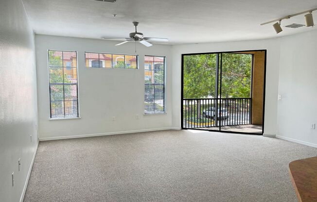 Spacious 3 Bed 2 Bath Unit For Rent in Orlando, FL!!!