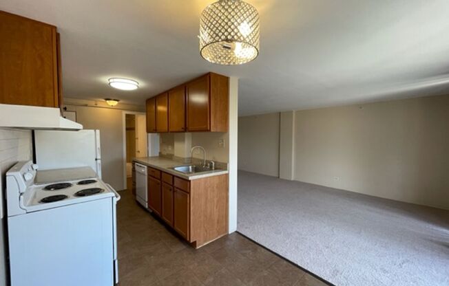 2 beds, 2 baths, 850 sqft, $1,895, Unit 301