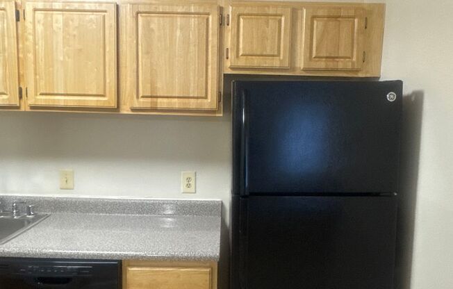 3 beds, 2 baths, 1,300 sqft, $2,150, Unit 3335 #201