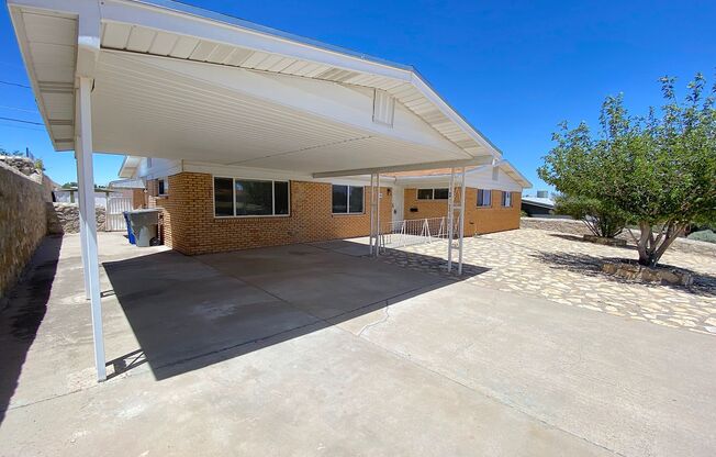 Northeast El Paso 4 bed(possible 5th) with Mountain Views!