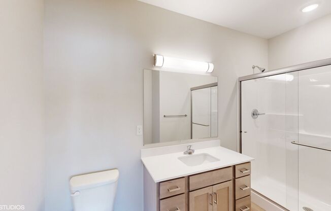 2 beds, 2 baths, 1,071 sqft, $1,800, Unit 4-210