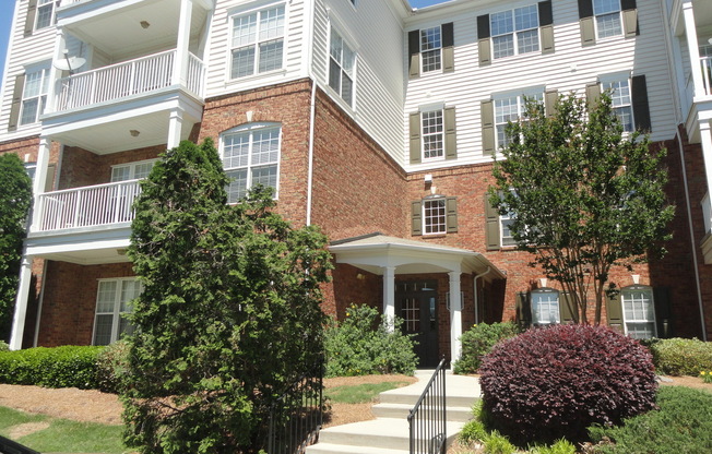 Well maintained 2 br 2 ba condo in the gated community of Belle Vista.