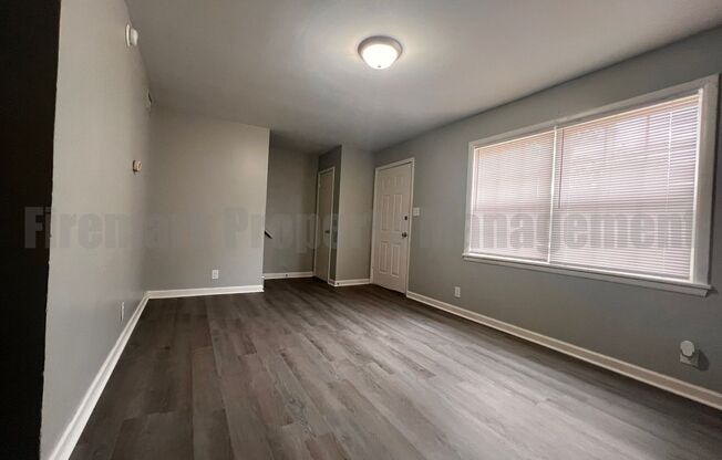 3 beds, 1.5 baths, $900, Unit 902 Preston Street - E