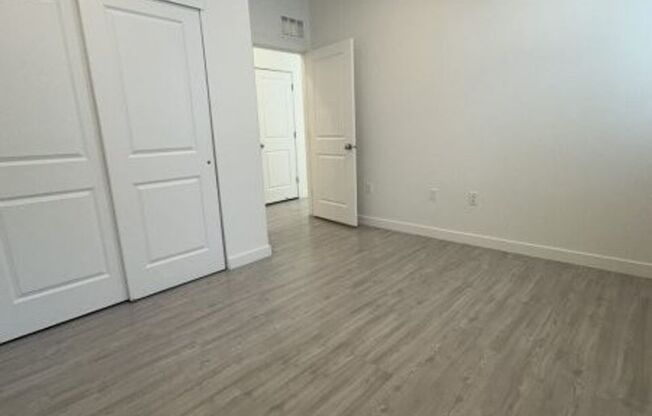 3 beds, 2 baths, 1,400 sqft, $1,895, Unit 572
