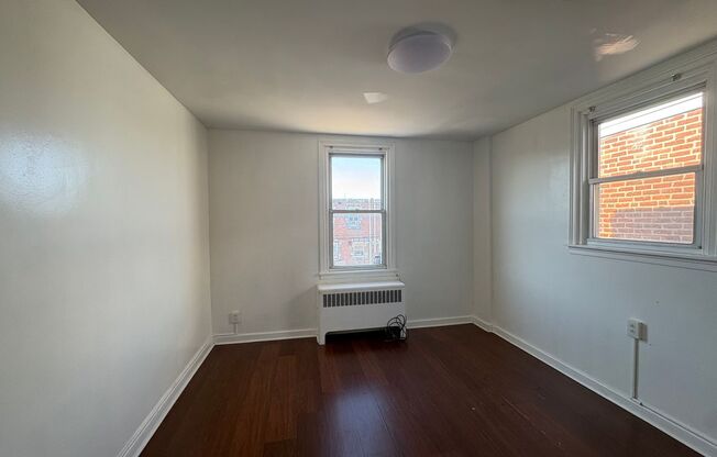3 beds, 1.5 baths, $1,550