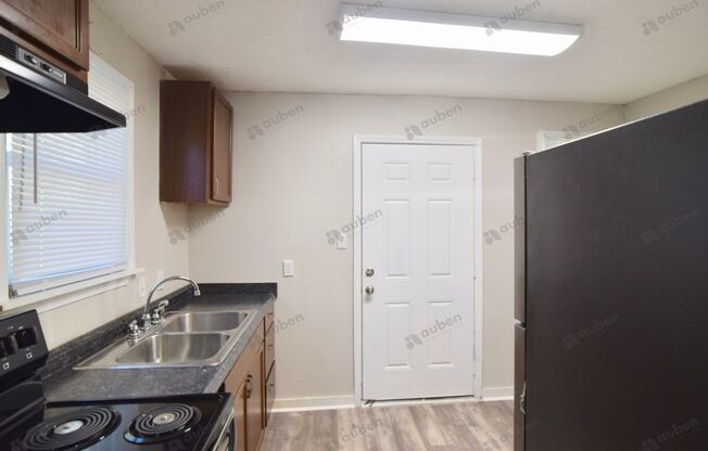 2 beds, 1 bath, $1,000