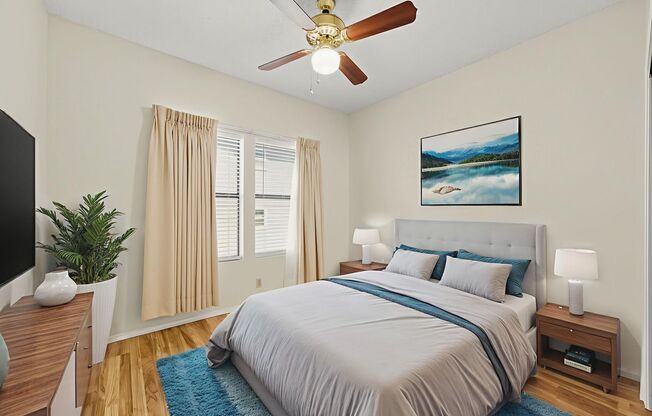 UT PRE LEASE: West Campus 2 bed / 2 bath, 2 RSVD parking, 2 blocks to UT Austin