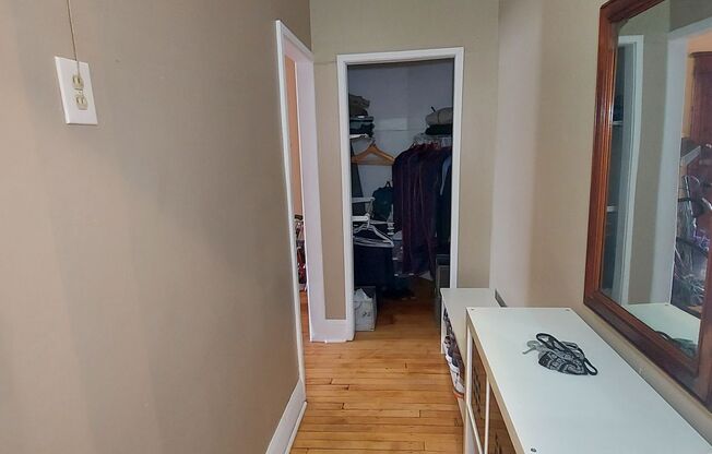 1 bed, 1 bath, 433 sqft, $1,045, Unit 5