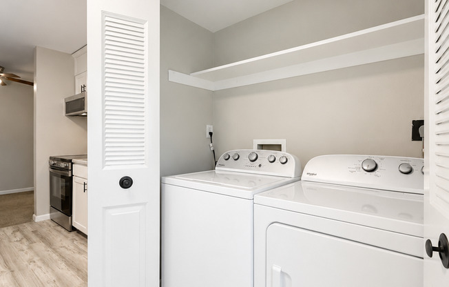 2 beds, 1.5 baths, 1,101 sqft, $1,325, Unit 117B
