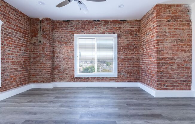 Oxford At Beverly | Charming Spanish-Style Apartments in Koreatown