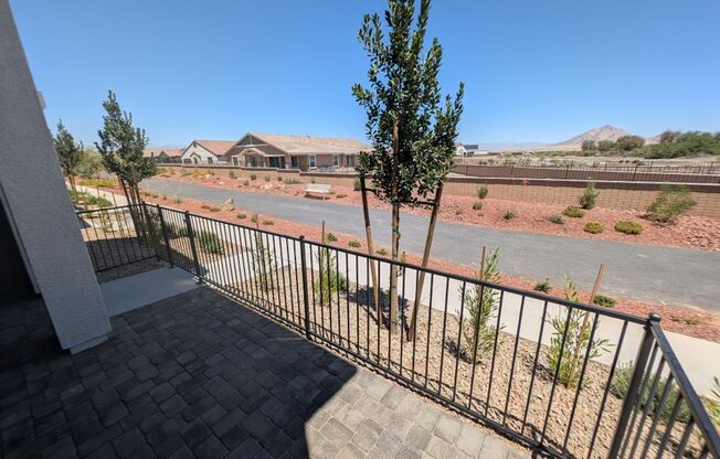 484 GOLDEN MYNA AVE