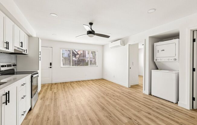 3 beds, 3 baths, 835 sqft, $3,395, Unit 22