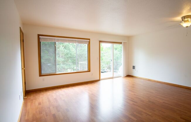 2 beds, 1 bath, $1,445, Unit 01