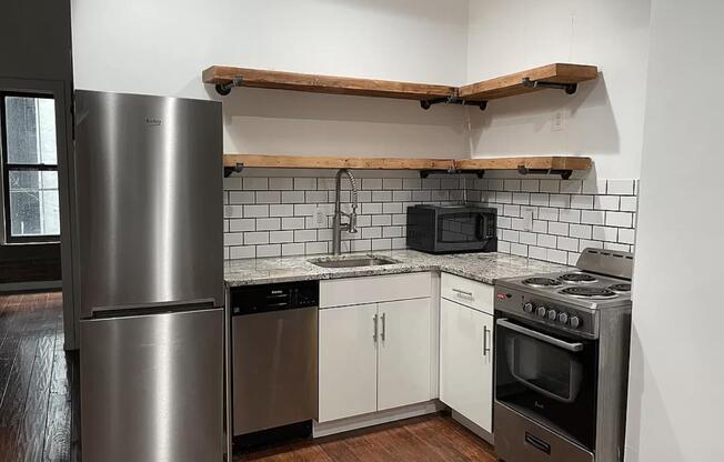 1 bed, 1.5 baths, $3,150, Unit 7