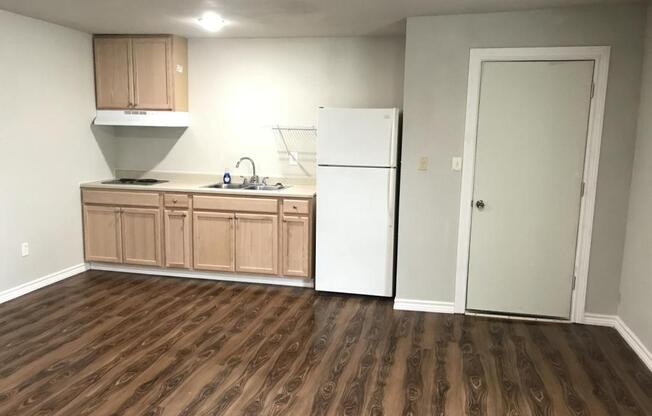 1 bed, 1 bath, 700 sqft, $799