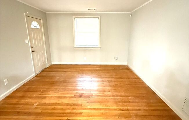 ** 3 Bed 2 Bath located off Narrow Lane rd ** Call 334-366-9198 to schedule a self tour