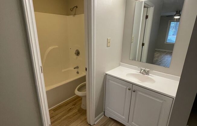 1 bed, 1 bath, 576 sqft, $995, Unit 2906 Sugarwood Pl Apt D
