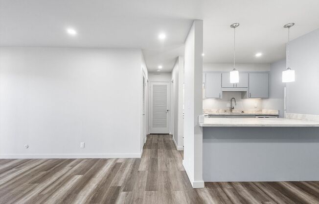 528 Merritt Ave #302 - 1 bedroom | 1 bath | Upper unit