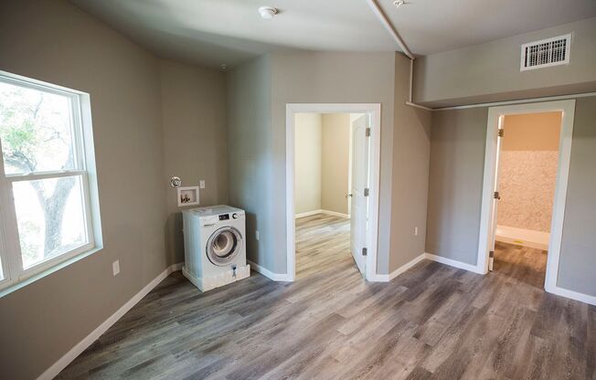 3 beds, 2 baths, $1,650, Unit 3/2