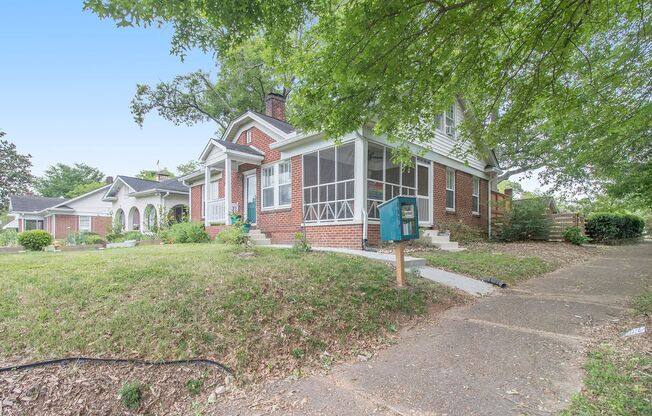 3 beds, 2 baths, $2,295