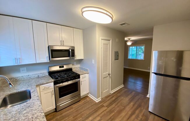 2 beds, 1 bath, 850 sqft, $1,445, Unit 497-D07