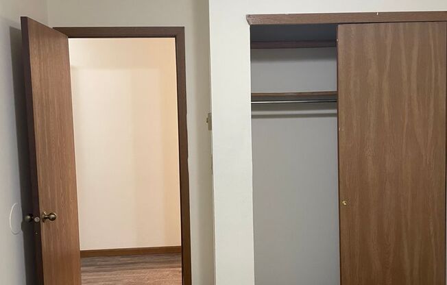3 beds, 1 bath, 1,040 sqft, $1,695, Unit 3172-204